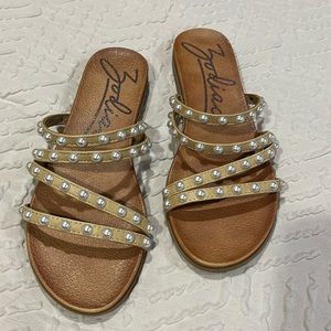 Cute sandals! 💐